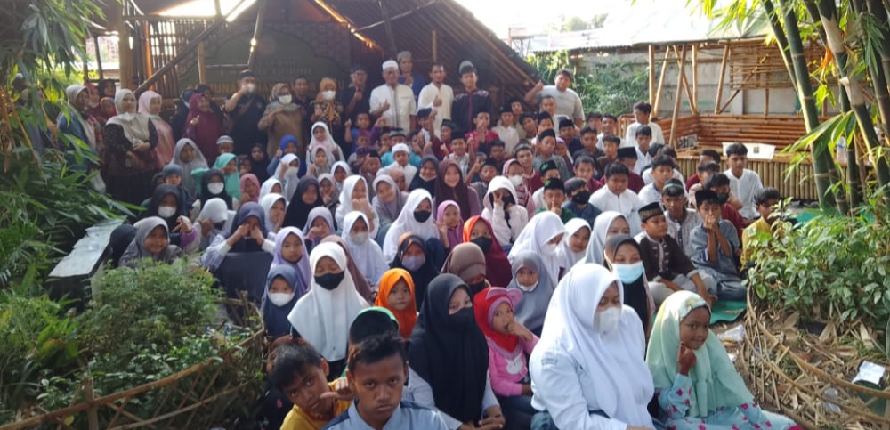 Paguyuban UWAIS AL QORNIE Adakan Acara Santunan Anak Yatim dan Dhuafa