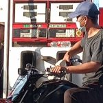 Di SPBU ini, Konsumen Bisa Isi BBM Sendiri.