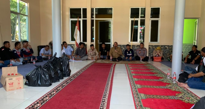 Gladik Resik Parade Kirab Kebangsaan Merah Putih Kebulatan Tekad Rengasdengklok