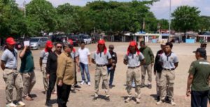 Persiapan Kirab dan Pengibaran bendera Merah Putih. (Lintasbatas.news)