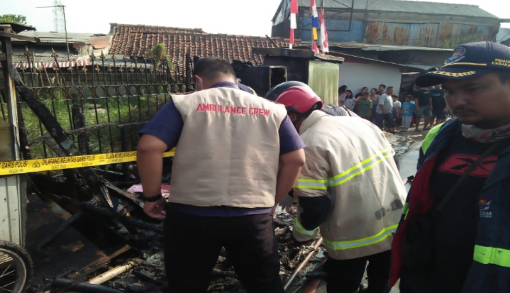 Terbakar Warung dan Kios Bensin Eceran Menewaskan Dua Orang di Cibitung Bekasi