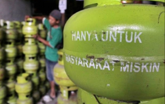 Warga Keluhkan Kenaikan Harga Gas LPG 3 Kg.