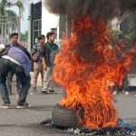 HMI Cabang Karawang Gruduk Kantor Pemda Menuntut Naiknya Harga BBM