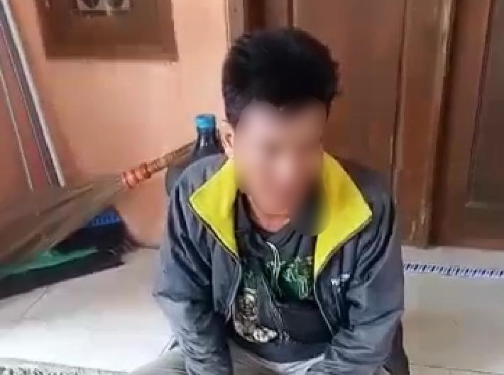 Pencuri HP Babak Belur Dihajar Massa, Beruntung Polisi Datang dan Langsung Bawa Pelaku ke Polsek Rengasdengklok