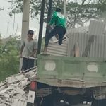 Limbah Asbes di Buang Depan Kecamatan Kutawaluya Oleh Oknum Tidak Dikenal