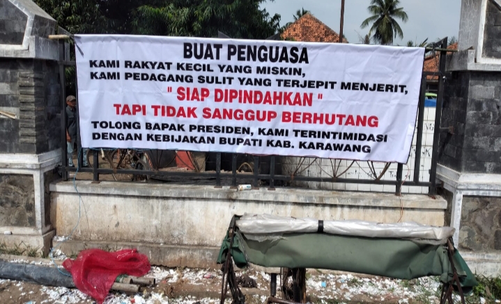 Pedagang Kaki Lima (PKL) Tolak Keras Keputusan Bupati Karawang