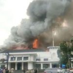 Kebakaran salah satu gedung di Kantor Wali Kota Bandung. (Lintasbats.news)