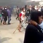 Petugas Kocar-kacir dilempar Batu