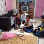 Berikan pekat nasi bungkus untuk lansia