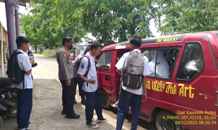 Polsek Pedes Berikan Imbauan Kepada Para Supir Angkot