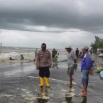 Cuaca Extrim, Polsek Pedes Imbau Nelayan Waspada Berlayar