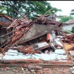 Dua Rumah Milik Warga Desa Kutaraja Porak Poranda