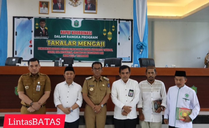 Penjabat Bupati Takalar Dr. Setiawan Aswad, mengumpulkan para imam desa. (Lintasbatas.news)