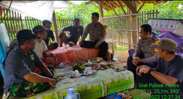 Rutin, Anggota Polsek Pedes Giat Jumat Curhat