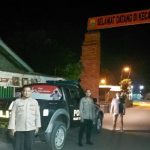 Anggota Polsek Tirtajaya patroli malam. (Lintasbatas.news)