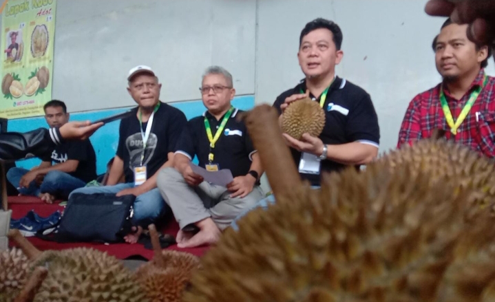 Miliki Rasa Khas, Durian Loji Karawang Lebih Enak Dari Durian Impor