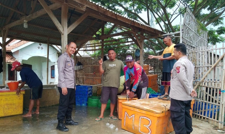 Polsek Tirtajaya Kontrol Stok Ketahanan Pangan Ikan Bandeng