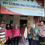 Kapolsek Tirtajaya Lakukan Monitoring Vaksinasi di Posyandu Presisi