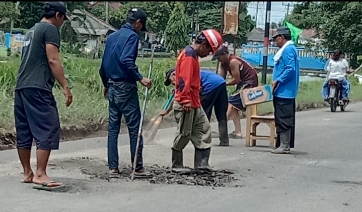 Tutup Lubang Di Jalan Guna Kurangi Kejadian Lakalantas