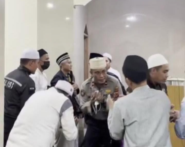 Patroli Subuh Sambil Ikut Sholat Berjamaah 