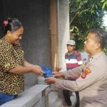 Terus Tebar Kebaikan Di Bulan Ramadhan, Polisi Bagi-bagi Takjil Untuk Masyarakat Dibulan Ramadhan