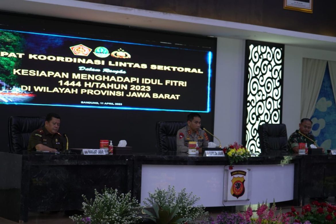 Kapolda Jabar Buka Rapat Koordinasi Lintas Sektor Operasi Ketupat Lodaya 2023 Tingkat Prov. Jabar Dalam Rangka Pengamanan Idul Fitri 1444H/2023