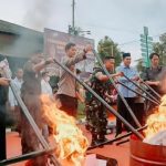 Kejari Karawang Musnahkan Barang Bukti Hasil Tindak Pidana