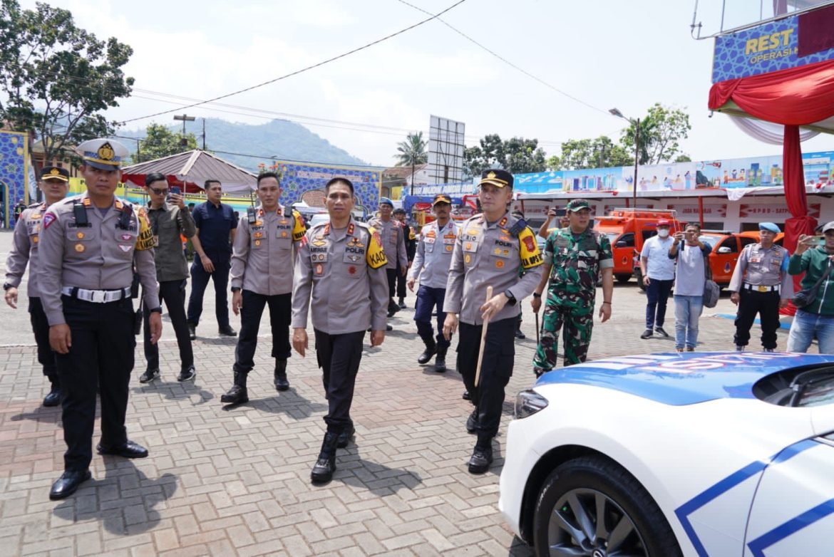 Kapolda Jabar Cek Jalur Selatan Dan Pos Terpadu Limbangan Garut