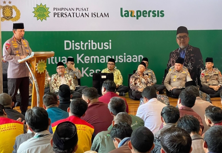 KAPOLRI DISTRIBUSIKAN 30.000 BANTUAN PAKET SEMBAKO MELALUI PP PERSIS