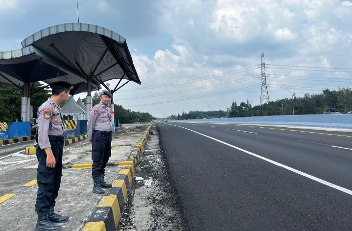 Polisi Lakukan Pengamanan Arus Balik Lebaran 2023 Di KM 72 Hingga KM 82