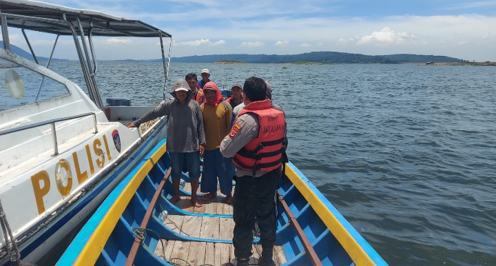 Jamin Keamanan Warga Pesisir, Satpolairud Gencar Lakukan Patroli