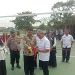 Peduli Pengembangan Atlet, Bidang PO Disdikpora Karawang Berikan Bantuan Lapangan Voli SDN Warungbambu 3