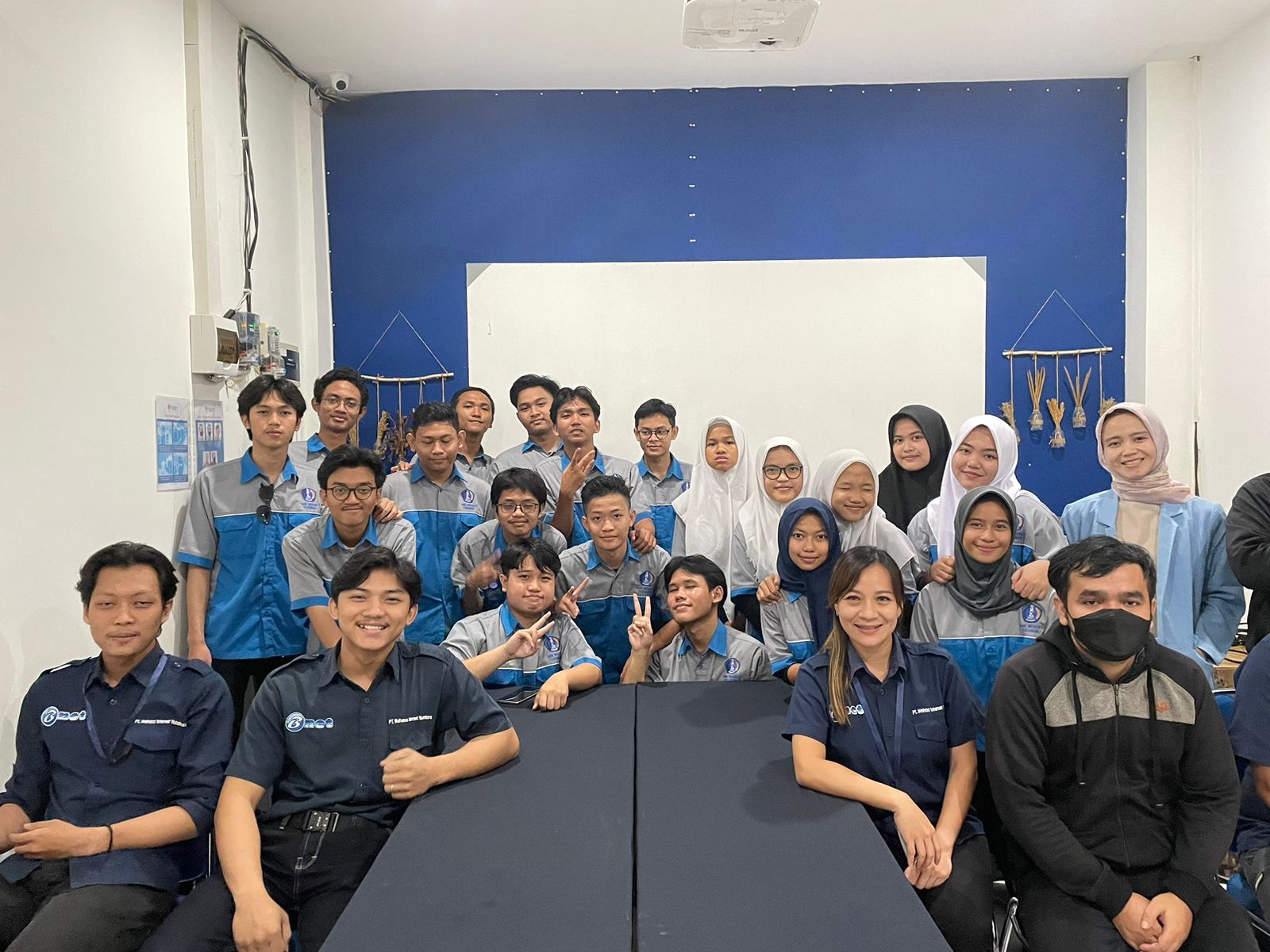 Keren ! Kelas Industri BNET Academy Menciptakan SDM Siap Kerja