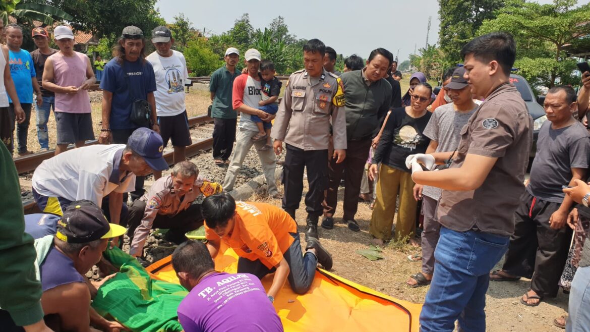 Pulang Sekolah Seorang Bocah Tertabrak Kereta Api