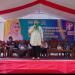 drg. Putih Sari Bersama Kementrian Kesehatan Gelar Sosialisasi Peningkatan Penggunaan Sediaan Farmasi Kesehatan Produksi Dalam Negeri di Kecamatan CilebarĀ