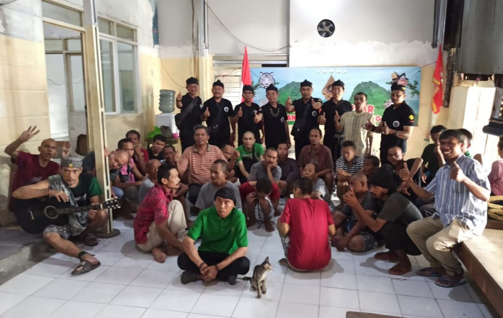 Yayasan Pandawa Karawang Salurkan Bantuan