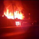 Dua Buah Warem Dilalap Sijago Merah