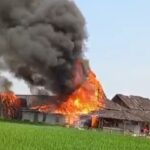 Api Luluhlantakan Rumah Makan Saung Kabogoh