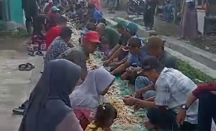 Kades Sampalan Gelar Makan Bersama