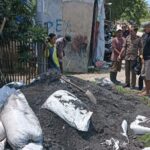 Warga Beli Limbah B3 Untuk Bahan Plester Rumah